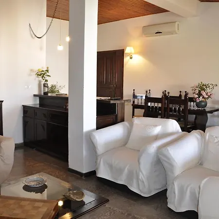 Ava Агиос-Гордиос